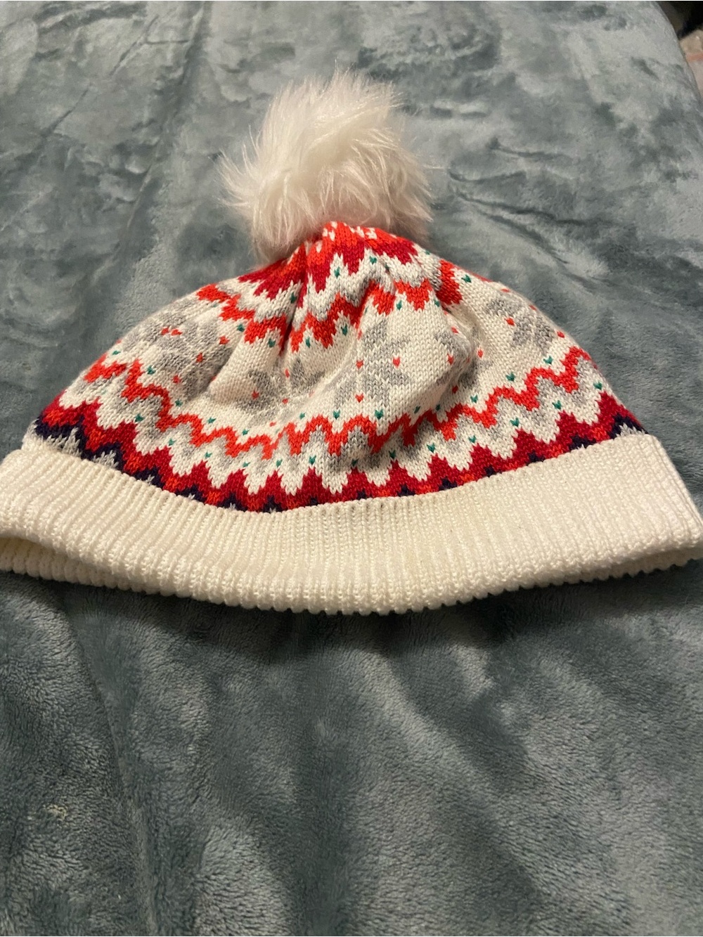 Gymboree White Knit Beanie with Red and Navy Chevron Pattern